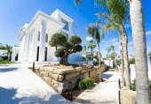 Chalet independiente con terreno en venta en la España, Marbella, ref: TR237689 foto