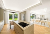 Chalet independiente con terreno en venta en la España, Marbella, ref: TR246863 foto