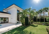 Chalet independiente con terreno en venta en la España, Marbella, ref: TR243315 foto
