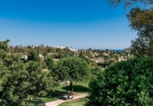 Chalet independiente con terreno en venta en la España, Marbella, ref: TR243315 foto