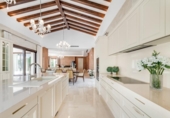 Chalet independiente con terreno en venta en la España, Marbella, ref: TR243315 foto