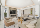Chalet independiente con terreno en venta en la España, Marbella, ref: TR162221 foto
