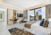 Chalet independiente con terreno en venta en la España, Marbella, ref: TR162221 foto