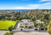 Chalet independiente con terreno en venta en la España, Marbella, ref: TR162221 foto