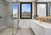 Chalet independiente con terreno en venta en la España, Marbella, ref: TR162221 foto