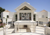 Chalet independiente con terreno en venta en la España, Marbella, ref: TR162229 foto