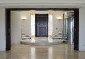 Chalet independiente con terreno en venta en la España, Marbella, ref: TR162229 foto