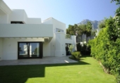 Chalet independiente con terreno en venta en la España, Marbella, ref: TR162229 foto