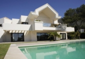 Chalet independiente con terreno en venta en la España, Marbella, ref: TR162229 foto
