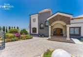 Chalet independiente con terreno en venta en la España, Adeje, ref: TR397959 foto