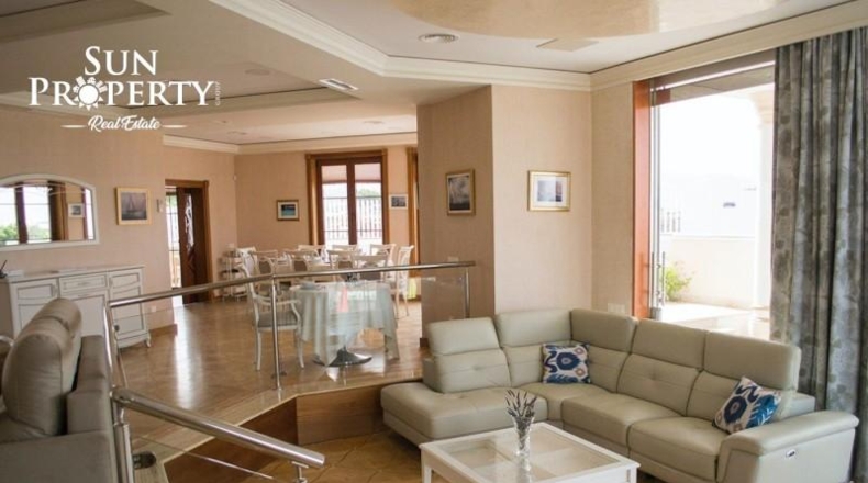 Las Palmas - San Bartolomé de Tirajana - 2700m2