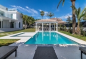 Chalet independiente con terreno en venta en la España, Marbella, ref: TR244546 foto