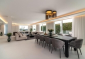 Chalet independiente con terreno en venta en la España, Marbella, ref: TR244546 foto
