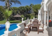Chalet independiente con terreno en venta en la España, Estepona, ref: TR169060 foto