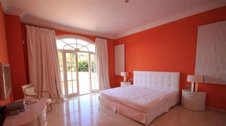 Málaga - Estepona - 5850m2