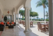 Chalet independiente con terreno en venta en la España, Estepona, ref: TR169060 foto