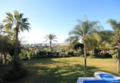 Chalet independiente con terreno en venta en la España, Estepona, ref: TR169060 foto