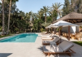 Chalet independiente con terreno en venta en la España, Marbella, ref: TR281233 foto