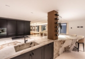 Chalet independiente con terreno en venta en la España, Marbella, ref: TR281233 foto