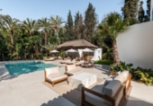 Chalet independiente con terreno en venta en la España, Marbella, ref: TR281233 foto