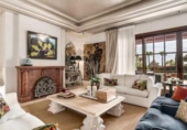 Chalet independiente con terreno en venta en la España, Marbella, ref: TR198560 foto