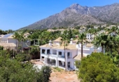 Chalet independiente con terreno en venta en la España, Marbella, ref: TR237714 foto