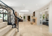 Chalet independiente con terreno en venta en la España, Benahavís, ref: TR239922 foto