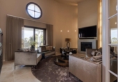 Chalet independiente con terreno en venta en la España, Benahavís, ref: TR239922 foto