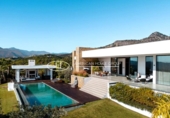 Chalet independiente con terreno en venta en la España, Benahavís, ref: TR179422 foto