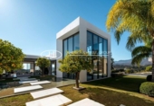 Chalet independiente con terreno en venta en la España, Benahavís, ref: TR179422 foto