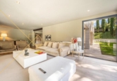 Chalet independiente con terreno en venta en la España, Barcelona, ref: TR236586 foto