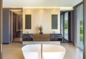 Chalet independiente con terreno en venta en la España, Benahavís, ref: TR158152 foto