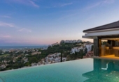 Chalet independiente con terreno en venta en la España, Benahavís, ref: TR289792 foto