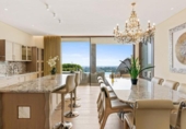 Chalet independiente con terreno en venta en la España, Benahavís, ref: TR289792 foto