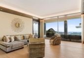 Chalet independiente con terreno en venta en la España, Benahavís, ref: TR289792 foto