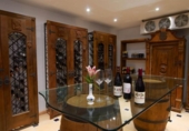 Chalet independiente con terreno en venta en la España, Benahavís, ref: TR162223 foto