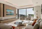 Chalet independiente con terreno en venta en la España, Benahavís, ref: TR236133 foto