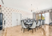 Chalet independiente con terreno en venta en la España, Benahavís, ref: TR236134 foto