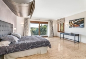Chalet independiente con terreno en venta en la España, Benahavís, ref: TR236134 foto
