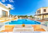 Chalet independiente con terreno en venta en la España, Benahavís, ref: TR237686 foto