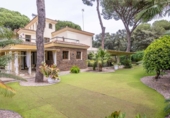 Chalet independiente con terreno en venta en Bollullos de la Mitación ref: TR406226 foto