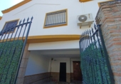 Chalet adosado con terreno en venta en la España, Sevilla, ref: TR412999 foto
