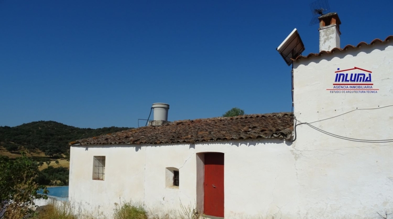 Badajoz - Херес-де-лос-Кабальерос - 16100m2