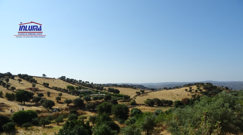 Badajoz - Херес-де-лос-Кабальерос - 16100m2