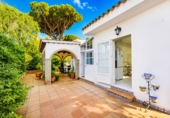 Chalet independiente con terreno en venta en Chiclana de la Frontera ref: TR394574 foto