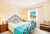 Chalet independiente con terreno en venta en Chiclana de la Frontera ref: TR394574 foto