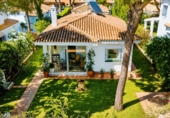 Chalet independiente con terreno en venta en Chiclana de la Frontera ref: TR394574 foto