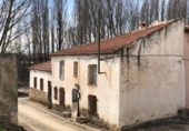 Загородный дом с участком на продажу в городе Carabias Фото