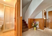 Chalet independiente con terreno en venta en la España, Ponferrada, ref: TR413192 foto