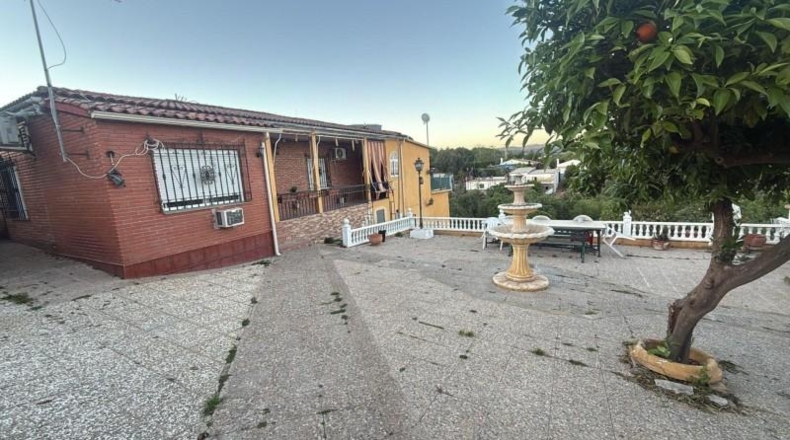 Córdoba - Almodóvar del Río - 1600m2